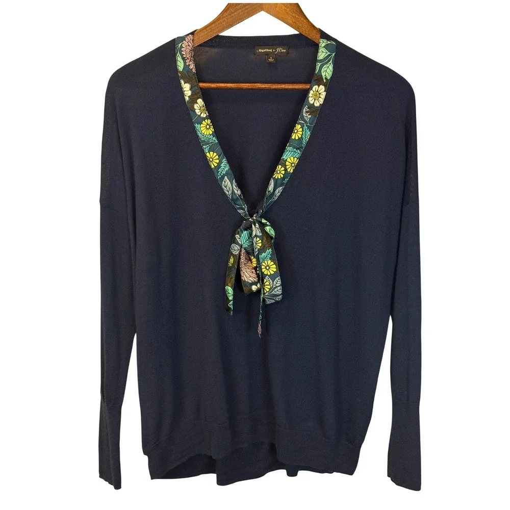 Abigail Borg for J. Crew Navy Blue 100% Merino Wool V-Neck Sweater size Small‎